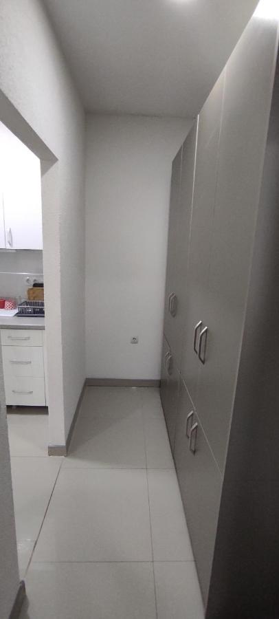 Alp Apartment Ohrid Esterno foto