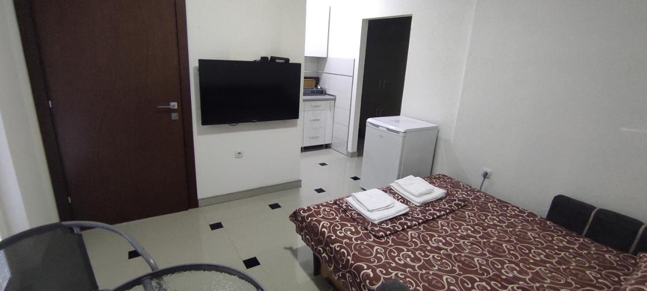 Alp Apartment Ohrid Esterno foto